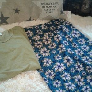 LuLaRoe Skirts - 💚💙SPRING READY SWEET CASSIE PENCIL SKIRT💙💚 LuLaRoe Skirts - 💚💙SPRING READY SWEET CASSIE PENCIL SKIRT💙💚